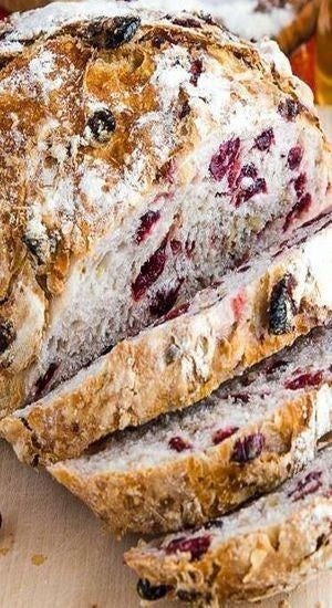 pain raisin et canneberges
